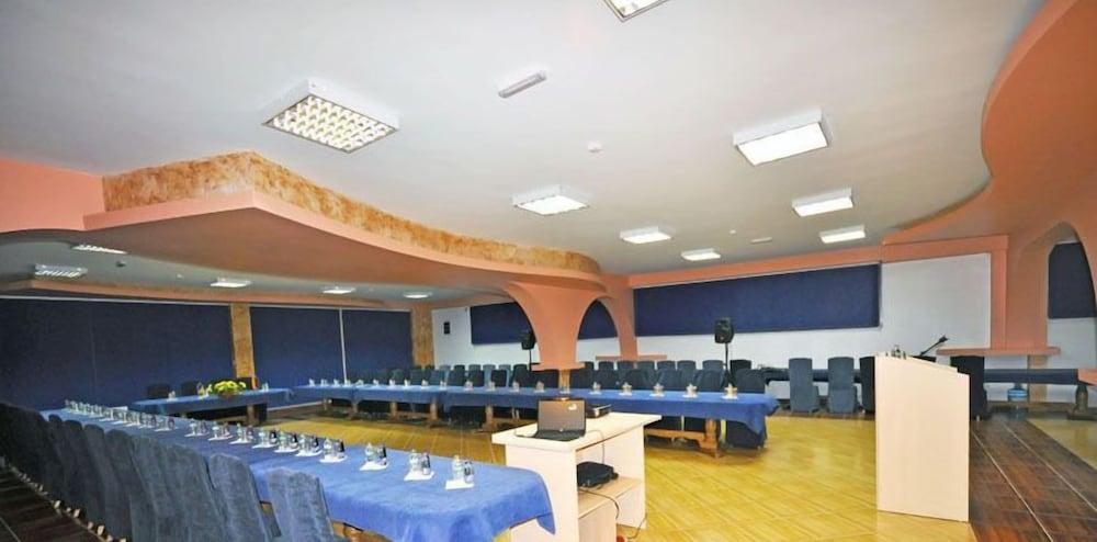 Hotel Bm International ซาราเยโว ภายนอก รูปภาพ