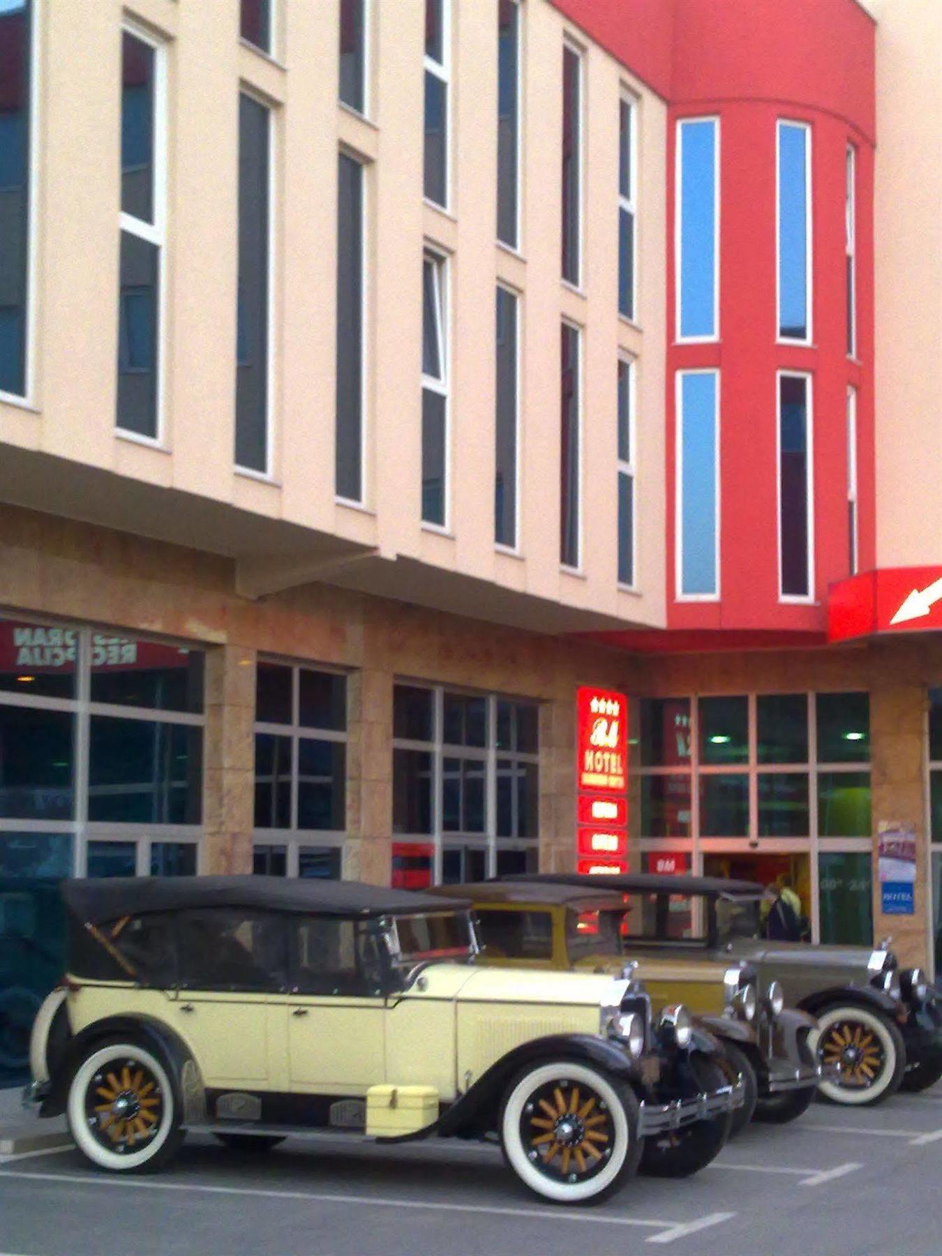 Hotel Bm International ซาราเยโว ภายนอก รูปภาพ