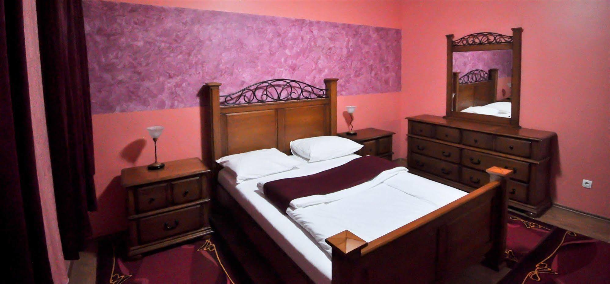 Hotel Bm International ซาราเยโว ภายนอก รูปภาพ